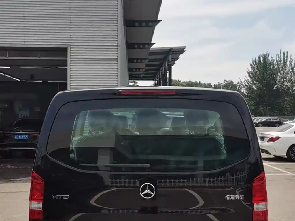 Mercedes-Benz Vito 2024 2.0T Elite 7 мест