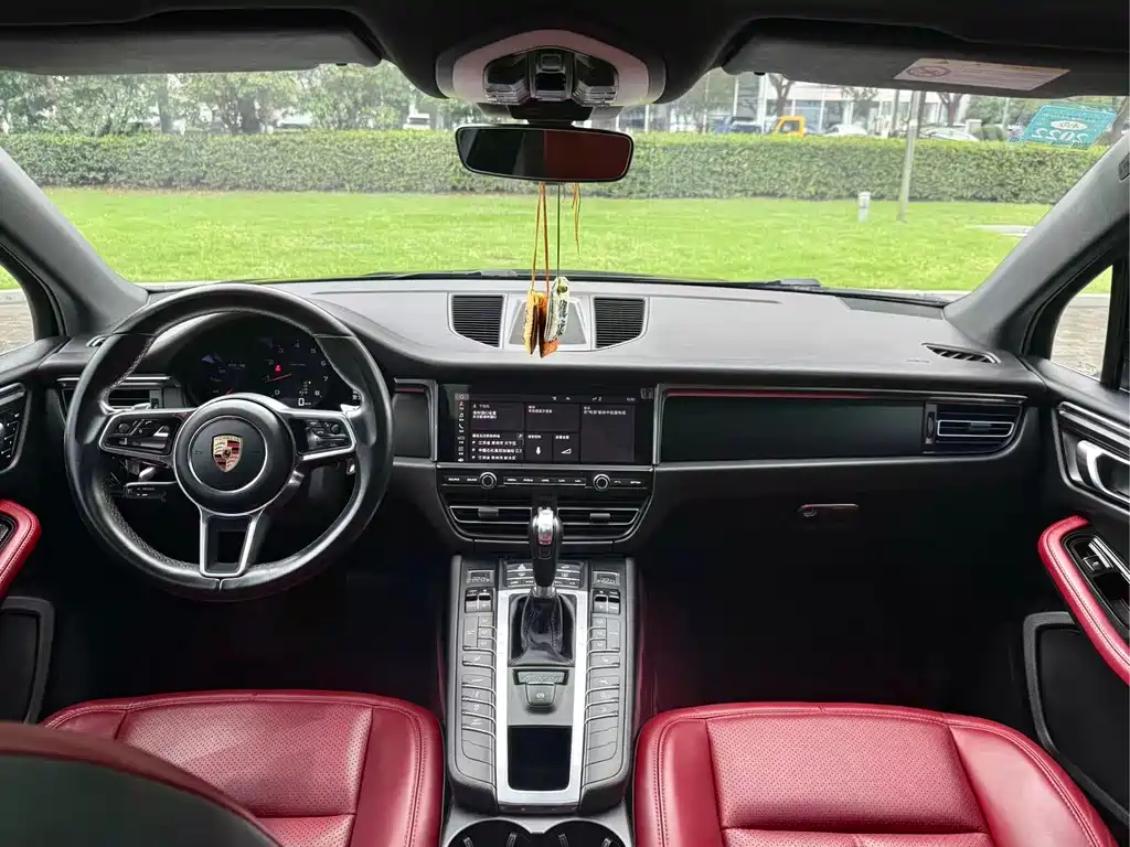 Porsche Macan — миниатюра 9