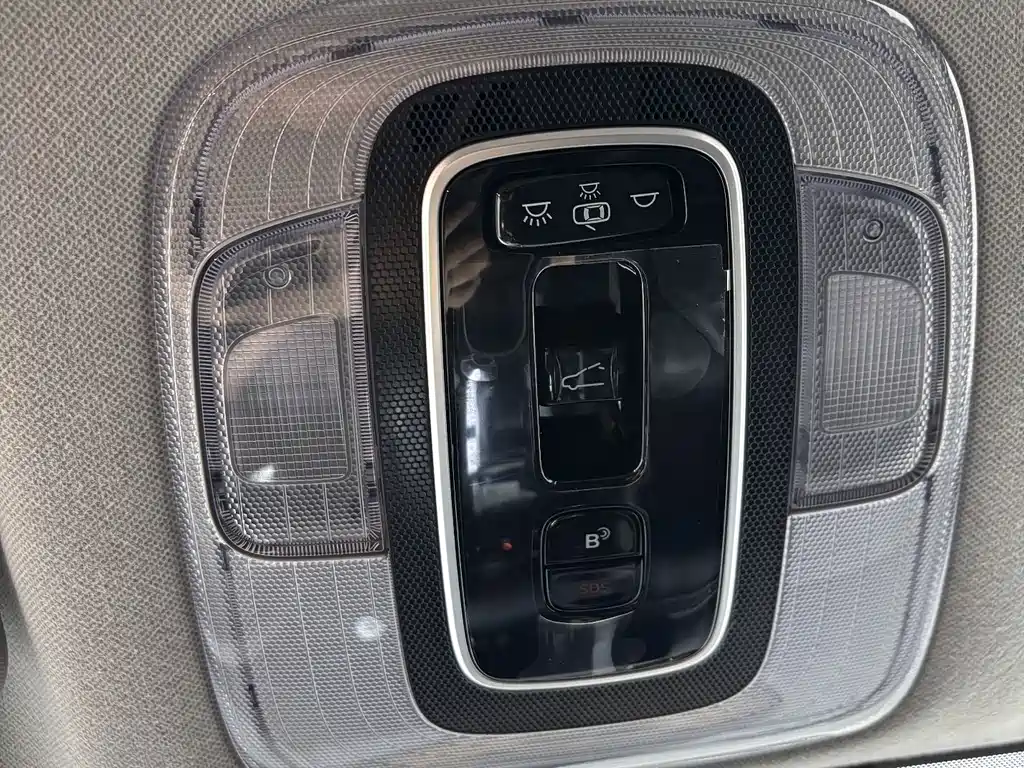 Hyundai Elantra — миниатюра 10