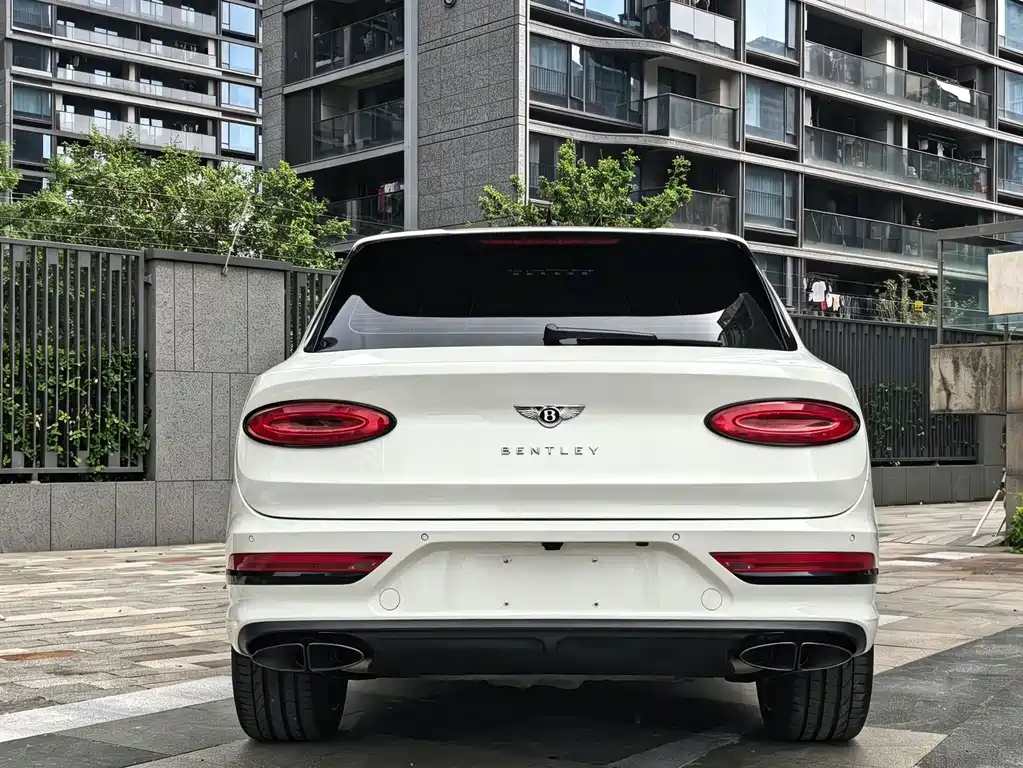 Bentley Bentayga — миниатюра 5