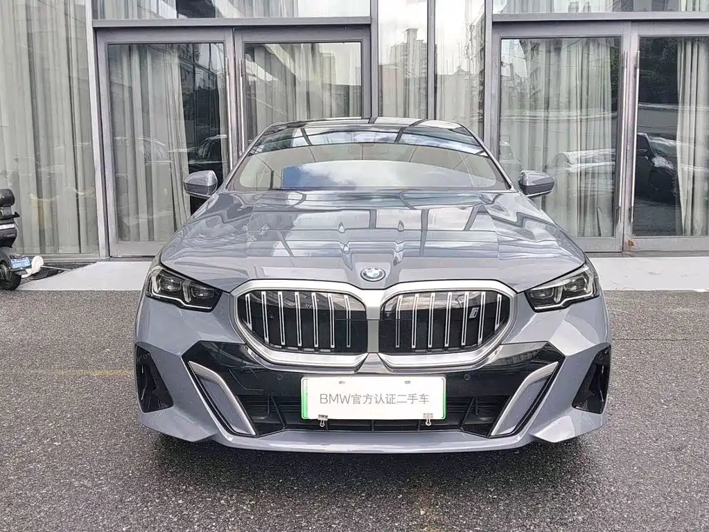 BMW i5 — миниатюра 2