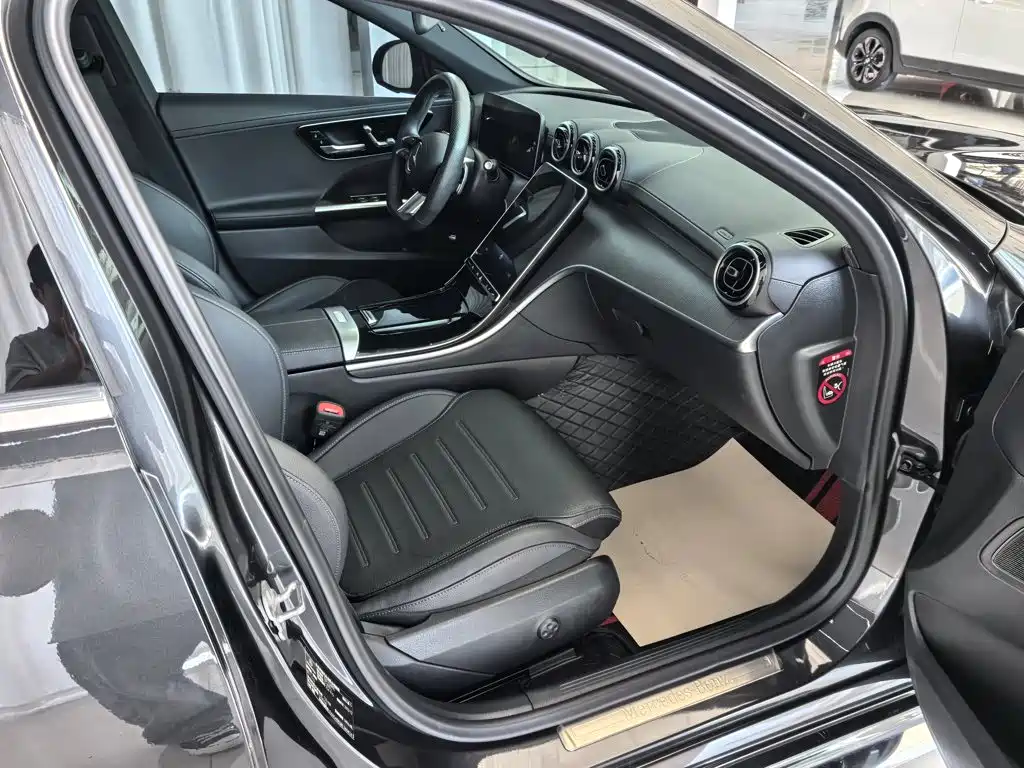 Mercedes-Benz C-Class — миниатюра 14