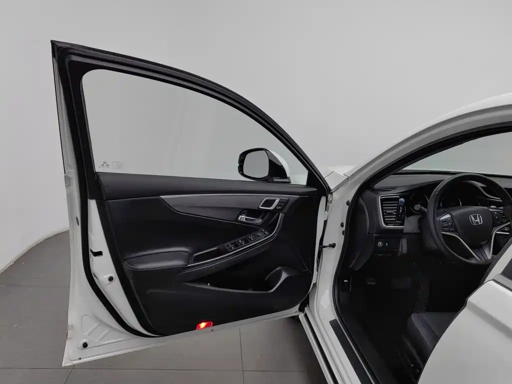 Honda Spirior — миниатюра 8