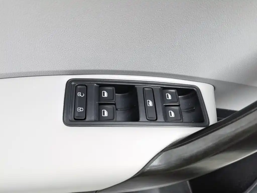 Skoda Rapid — миниатюра 9