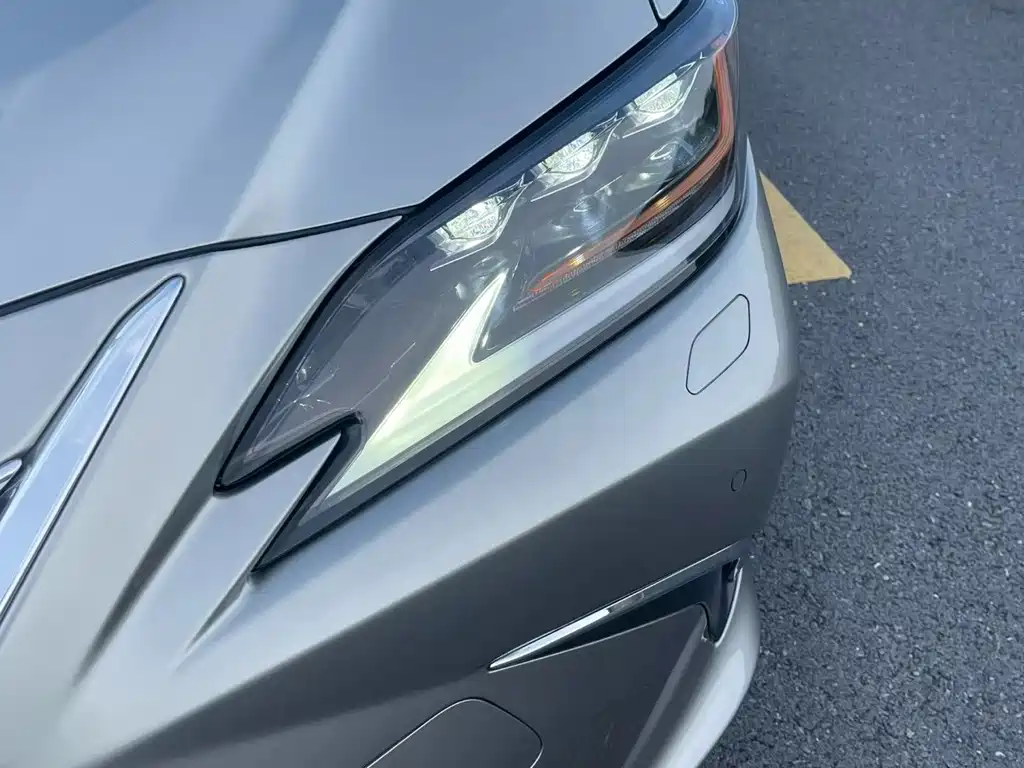 Lexus ES — миниатюра 8