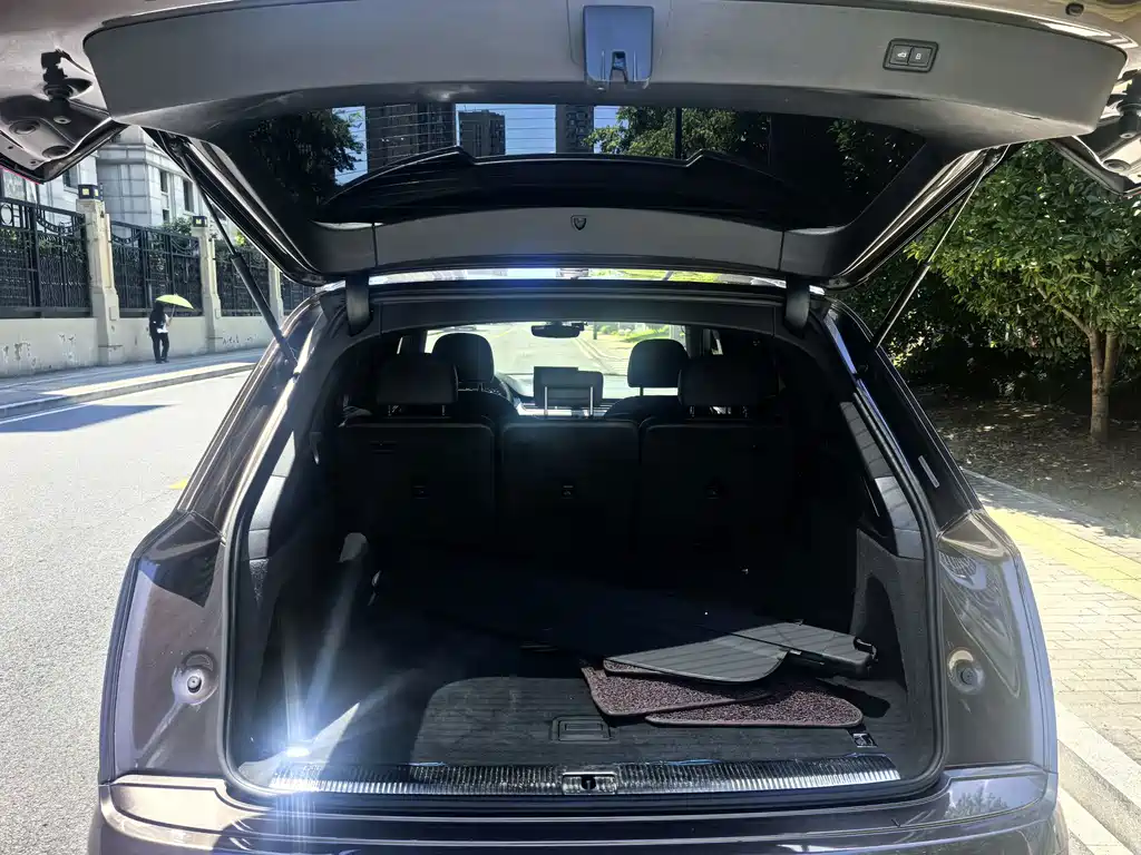 Audi Q7 — миниатюра 14