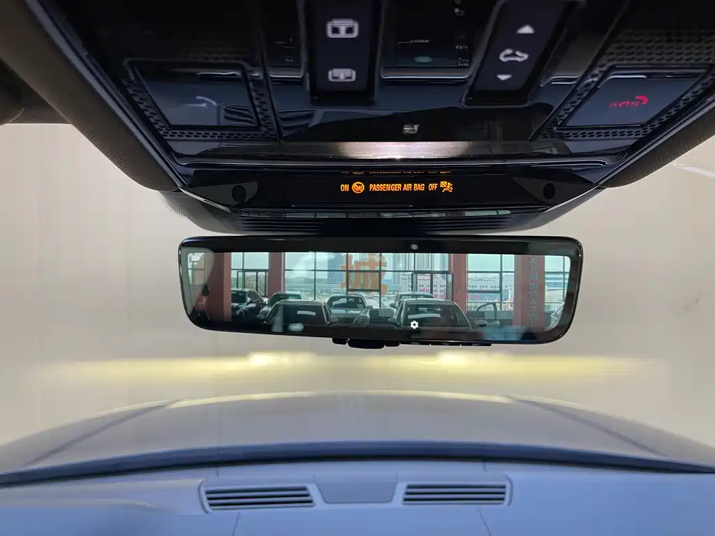 Land Rover Range Rover — миниатюра 17