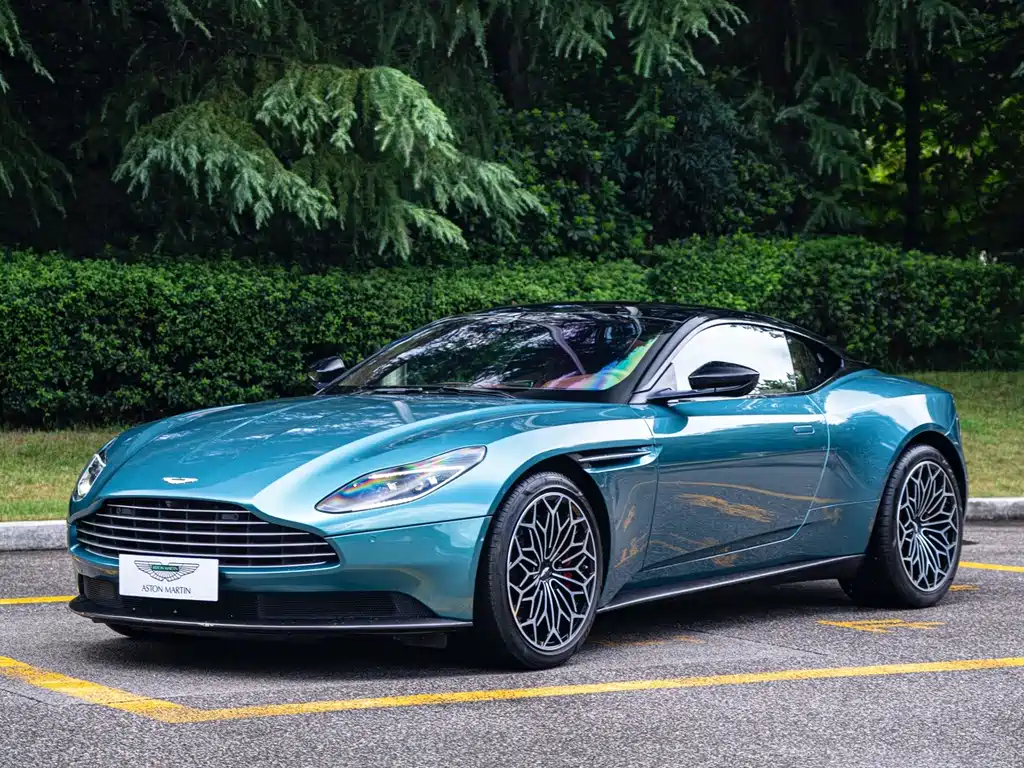 Aston Martin DB11