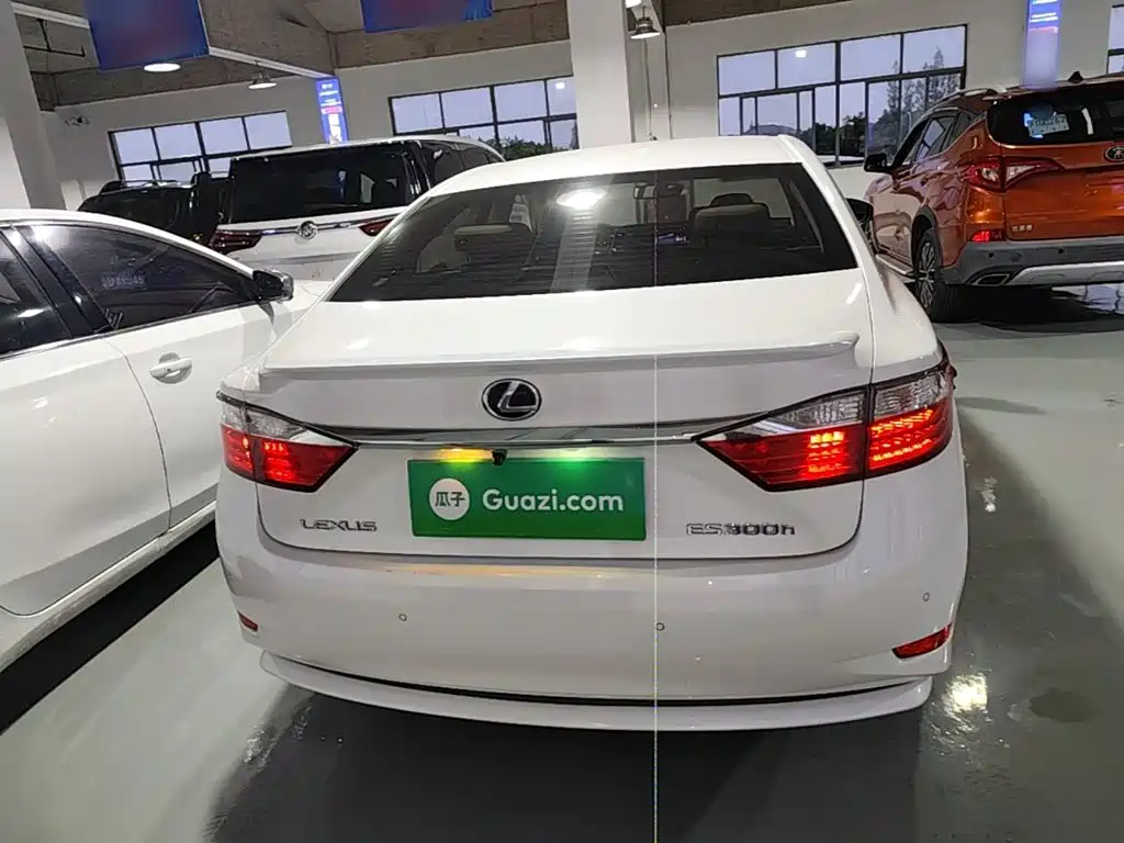Lexus ES — миниатюра 6