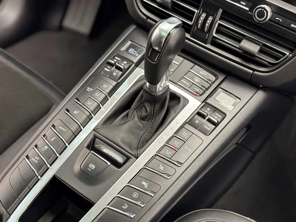 Porsche Macan — миниатюра 22