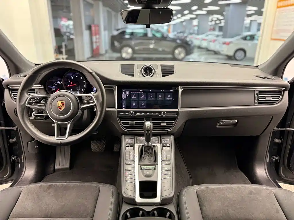Porsche Macan — миниатюра 15