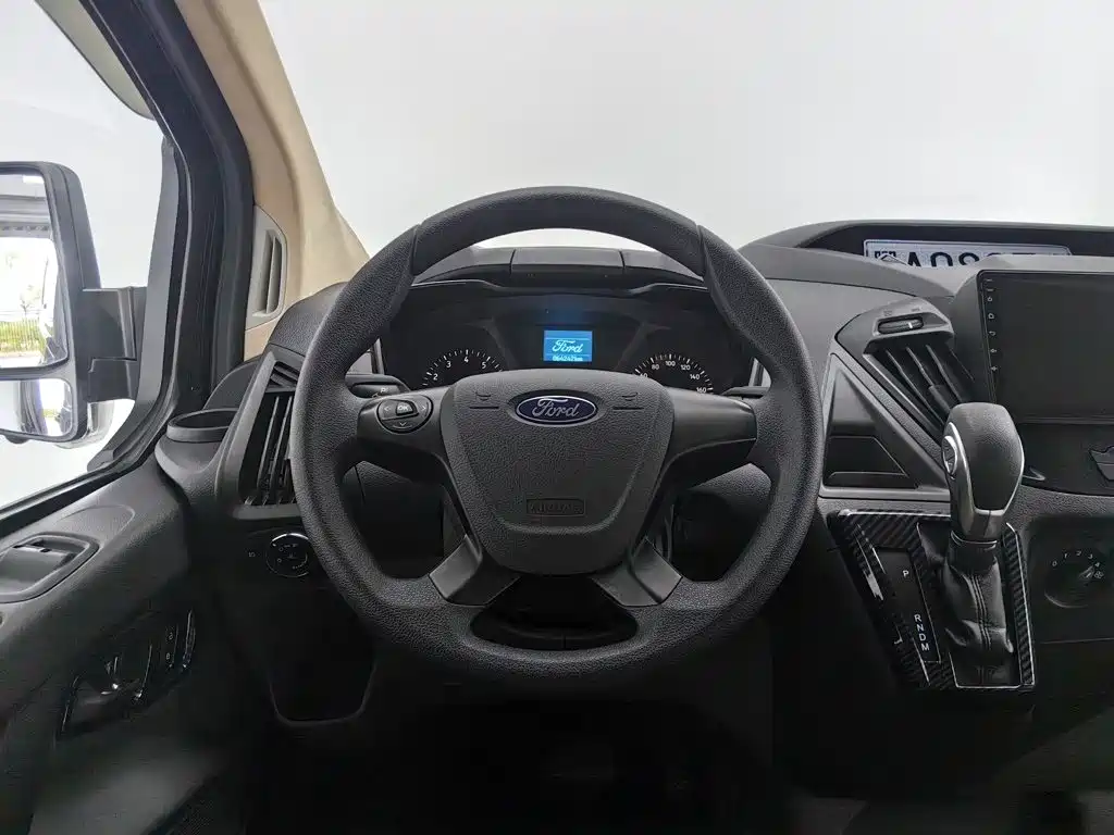 Ford Transit — миниатюра 11