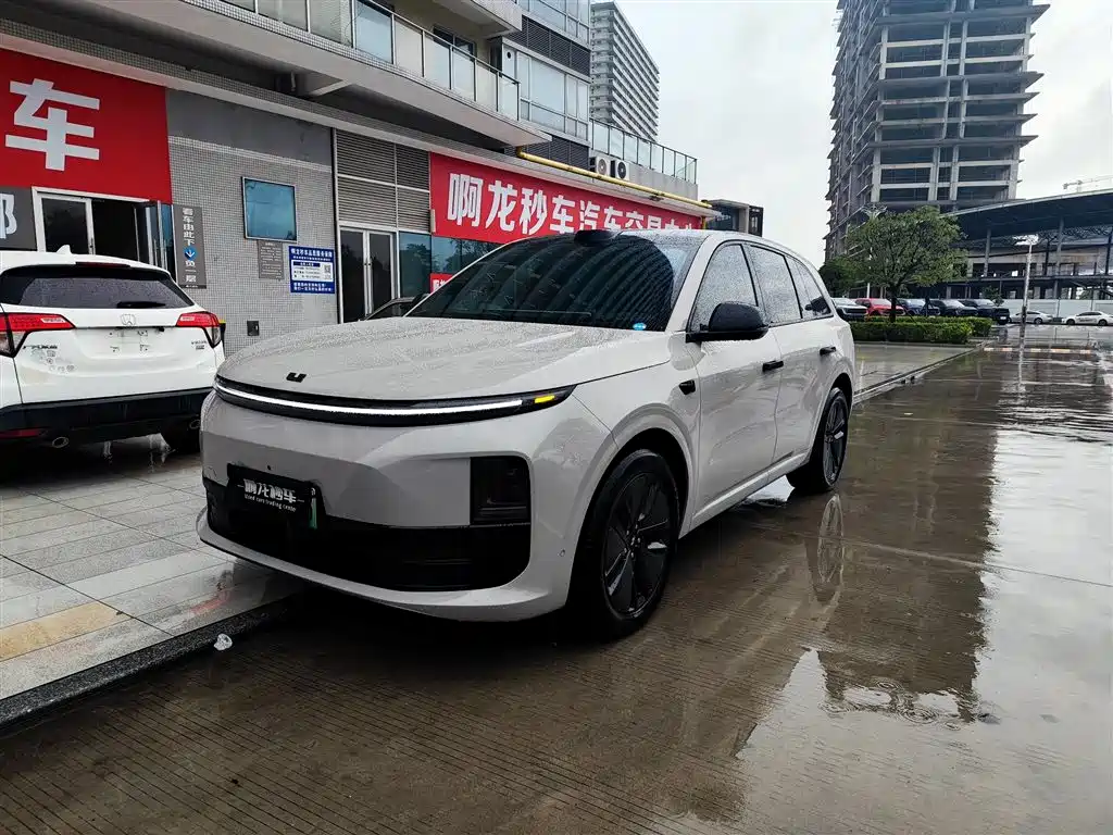 Li Auto Li L6 2025
