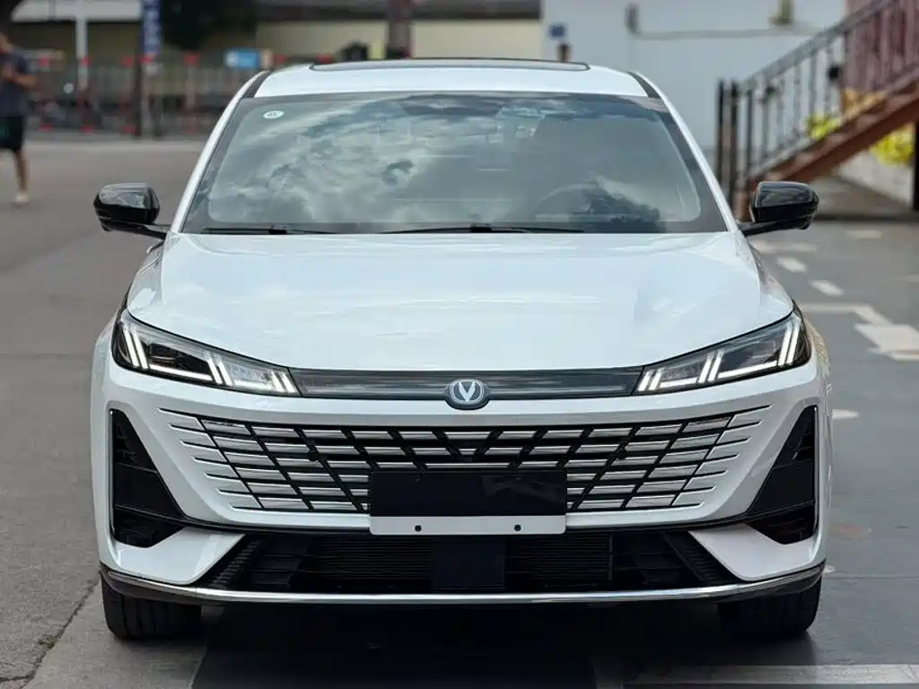 Changan Eado — миниатюра 2