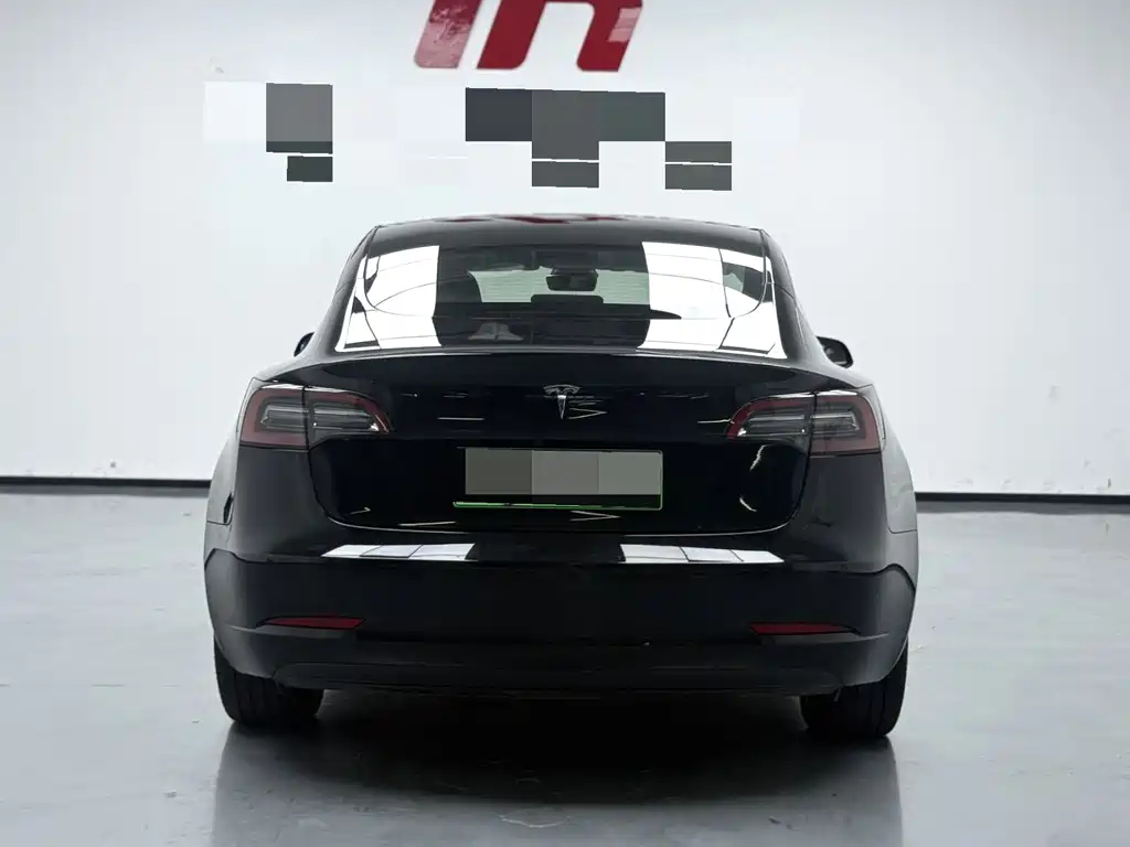 Tesla Model 3 — миниатюра 9