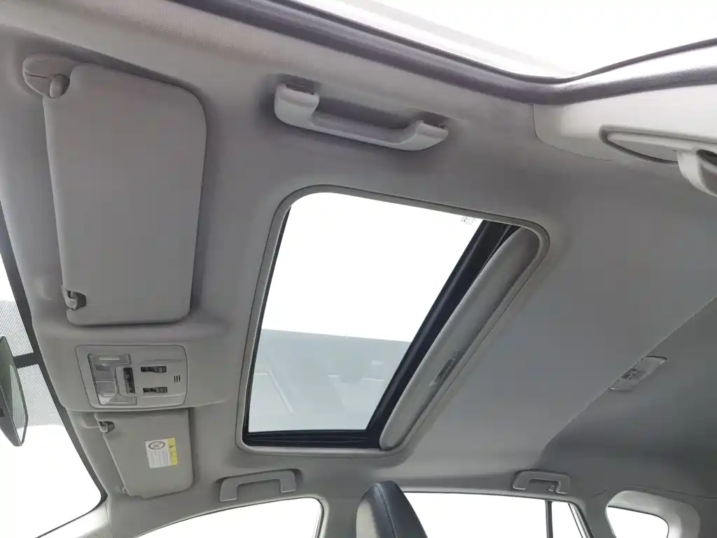 Toyota RAV4 — миниатюра 14