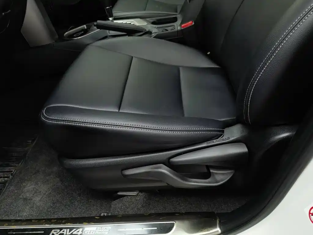 Toyota RAV4 — миниатюра 20