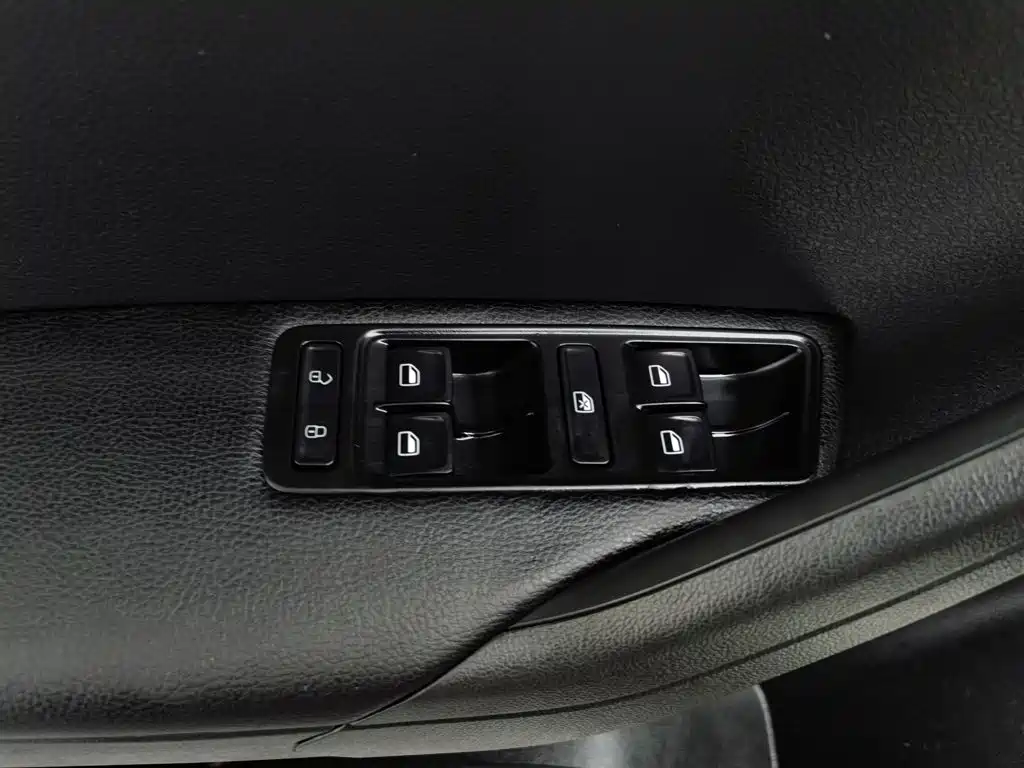 Volkswagen Jetta — миниатюра 9
