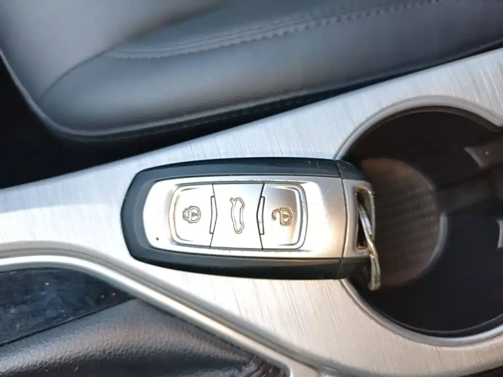 Geely Vision — миниатюра 9