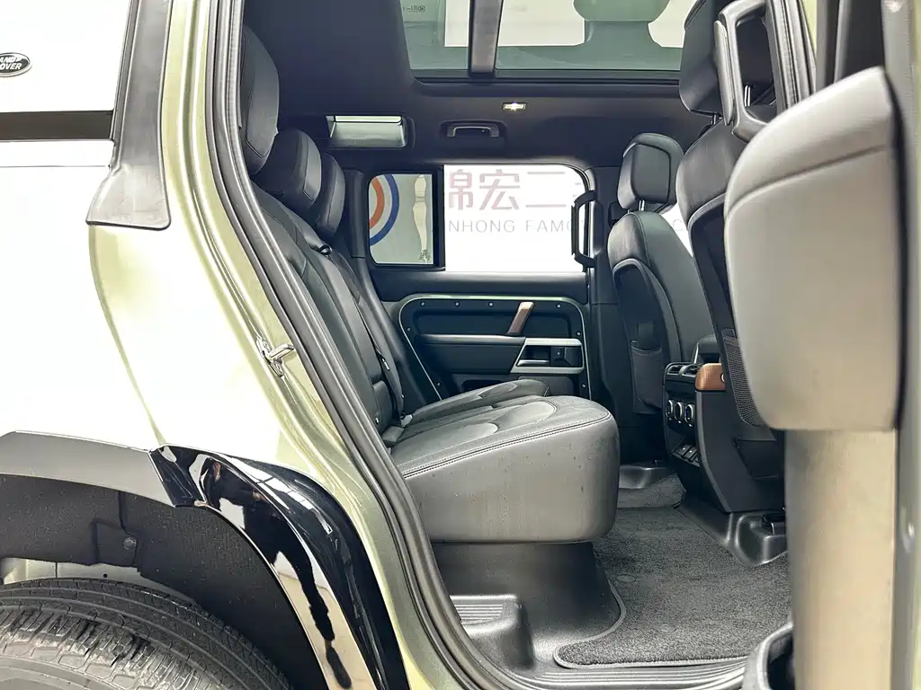 Land Rover Defender — миниатюра 45