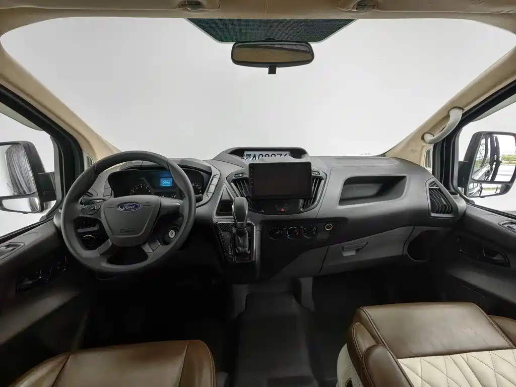 Ford Transit — миниатюра 5