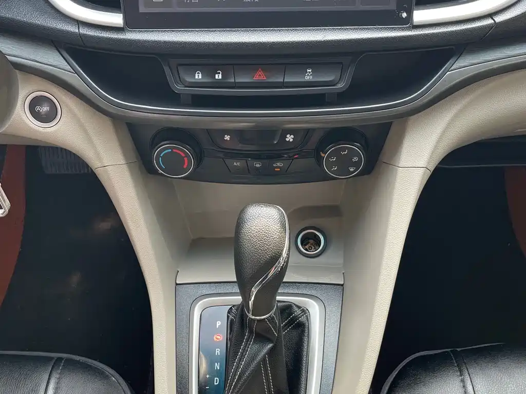 Buick Excelle — миниатюра 8