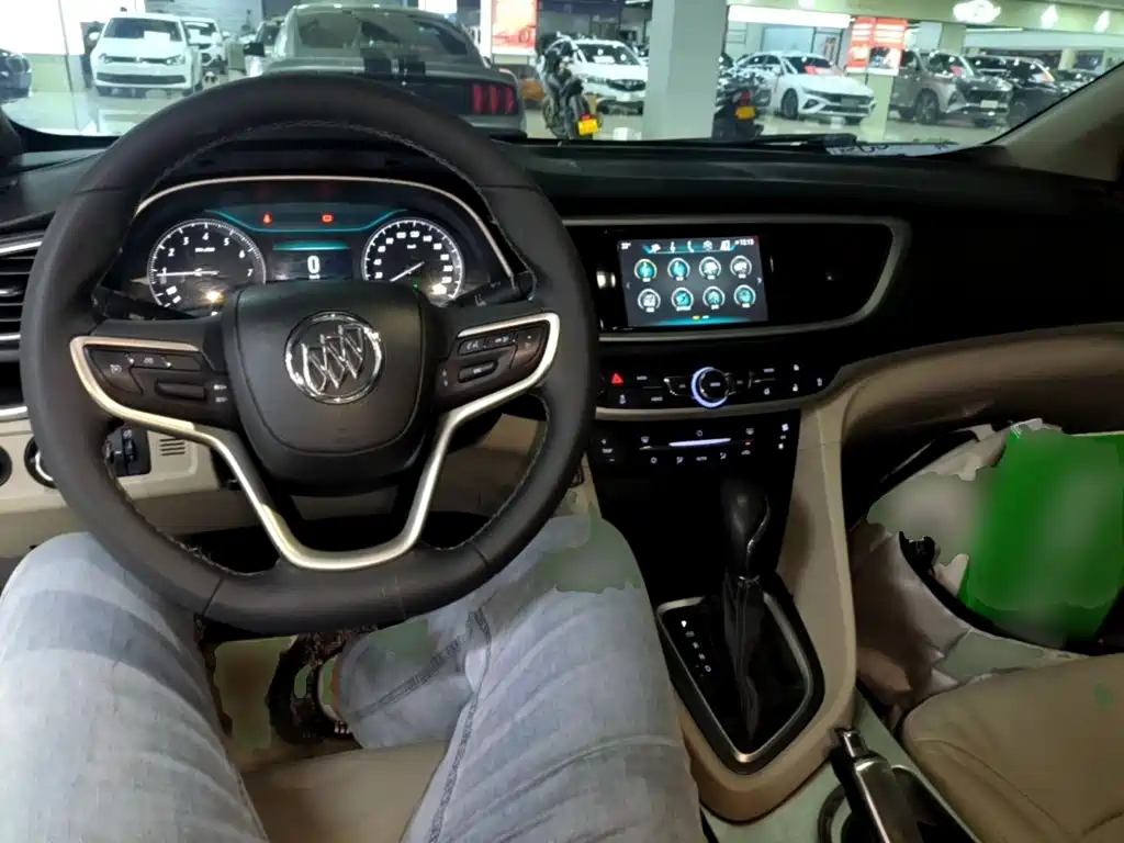 Buick Excelle — миниатюра 10