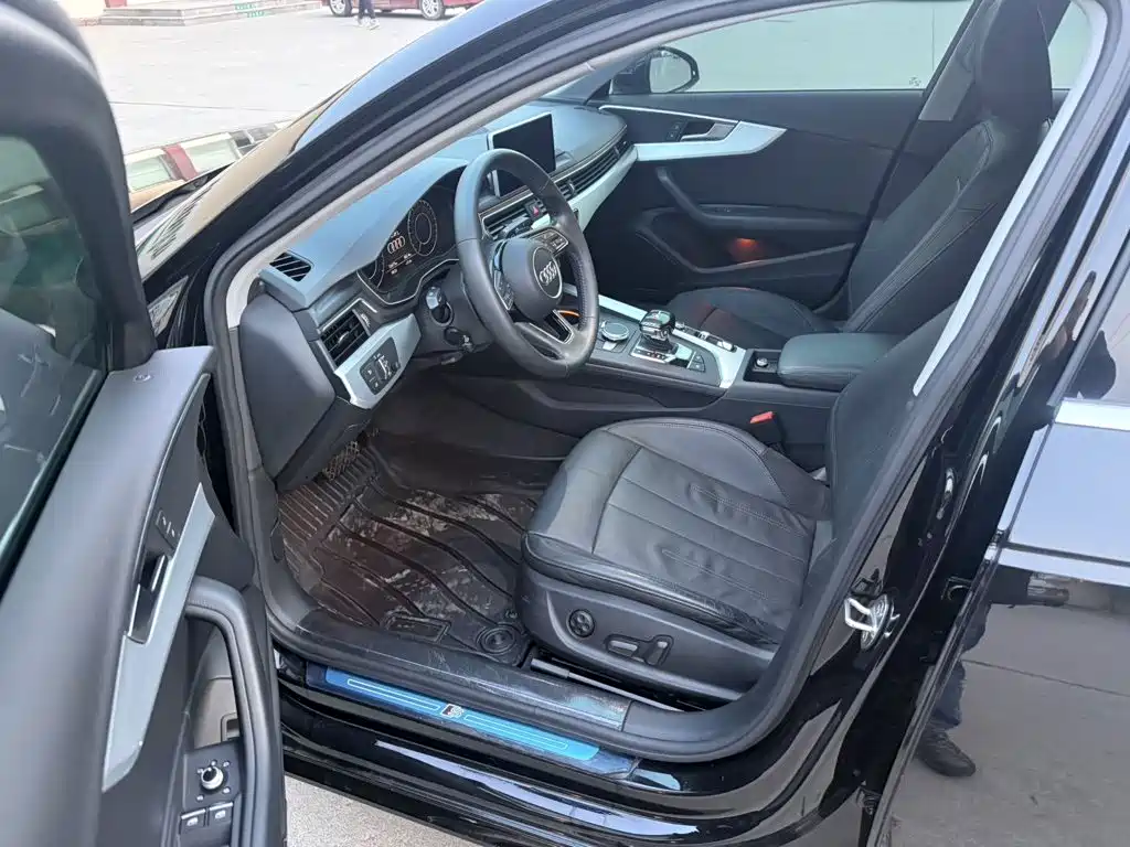 Audi A4L 2019 40 TFSI Sport VI