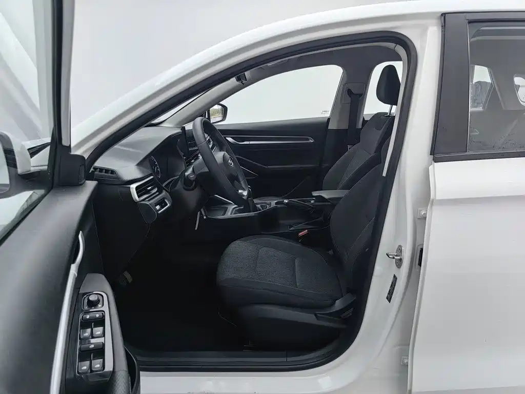 Geely Emgrand — миниатюра 10