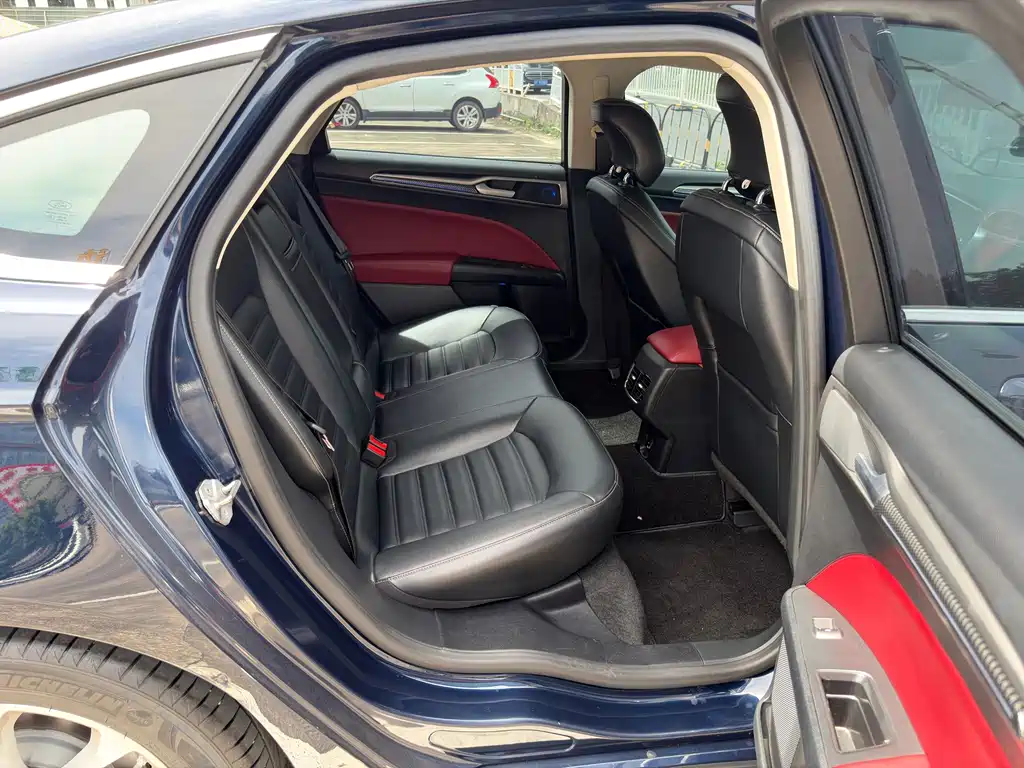 Ford Mondeo — миниатюра 13