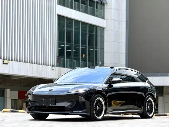 2025 Nio ET5
