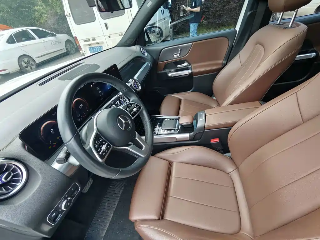 Mercedes-Benz GLB — миниатюра 11