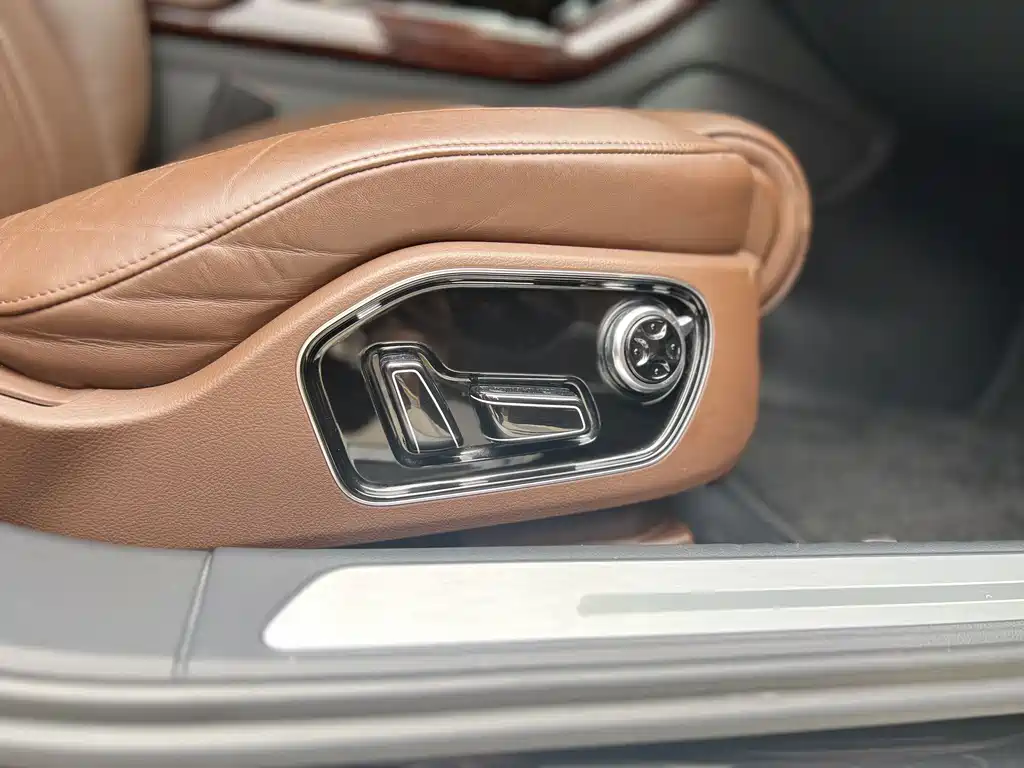 Audi A8 — миниатюра 11