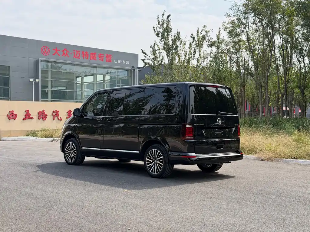 Volkswagen Multivan — миниатюра 5