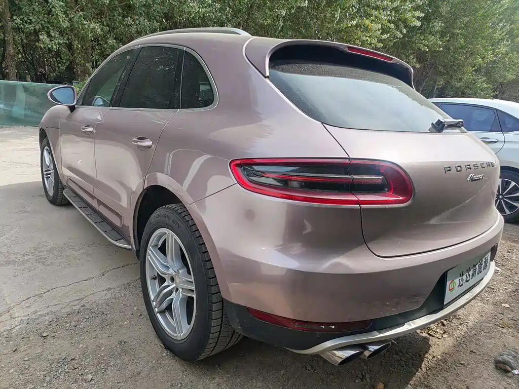 Porsche Macan — миниатюра 7