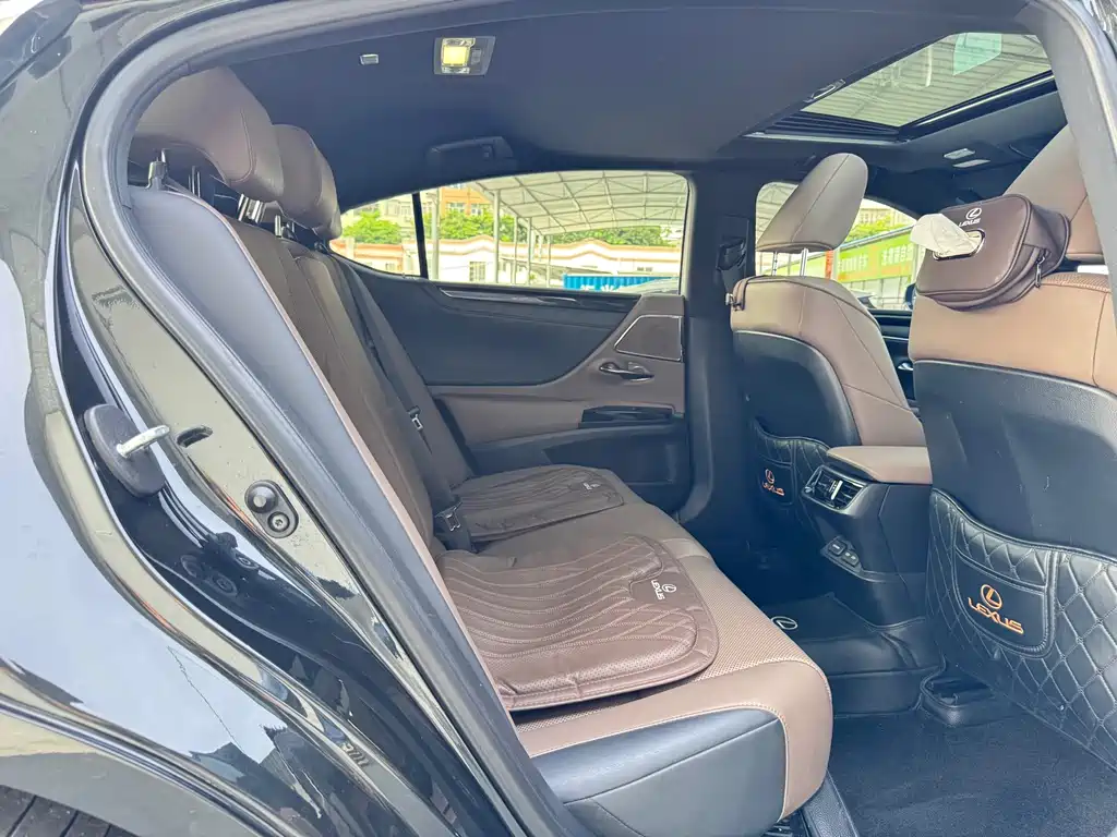 Lexus ES — миниатюра 9