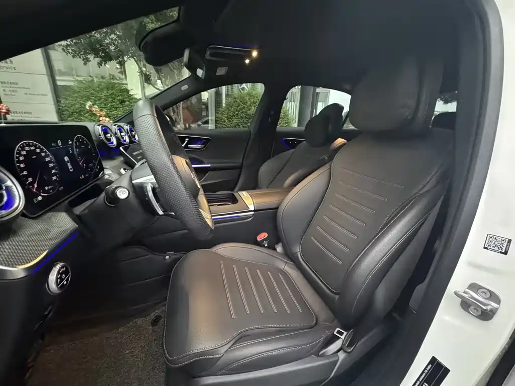 Mercedes-Benz C-Class — миниатюра 12