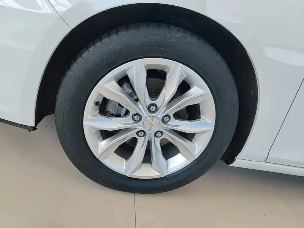 Chevrolet Malibu XL — миниатюра 23