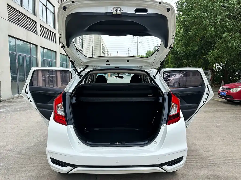 Honda Fit — миниатюра 13