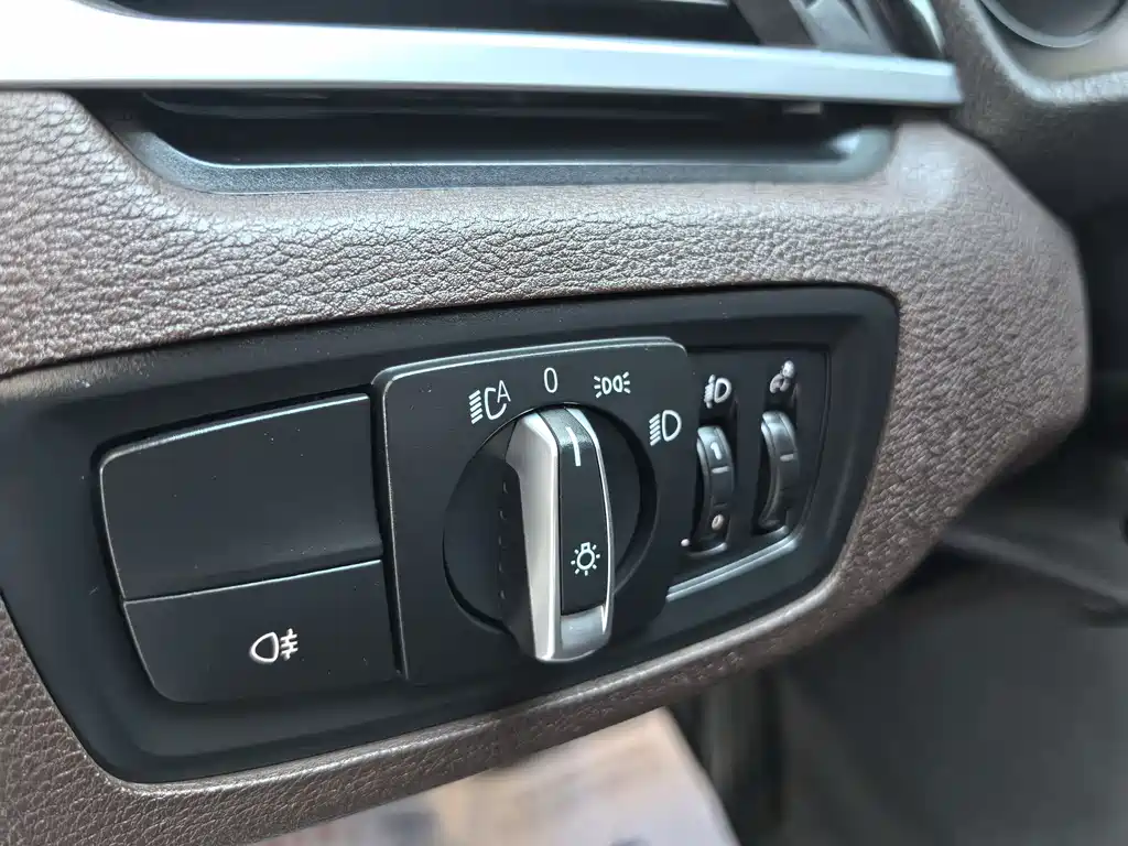 BMW X1 - фото 13