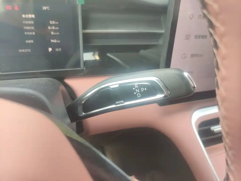 Geely 博越REV — миниатюра 15