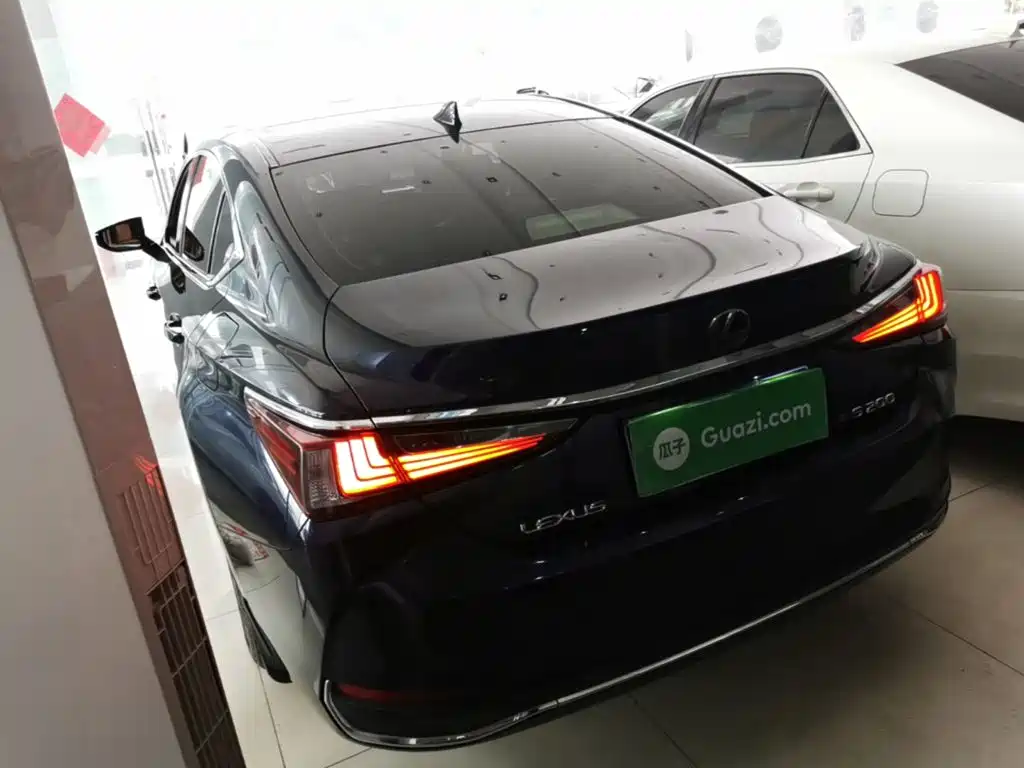 Lexus ES — миниатюра 5