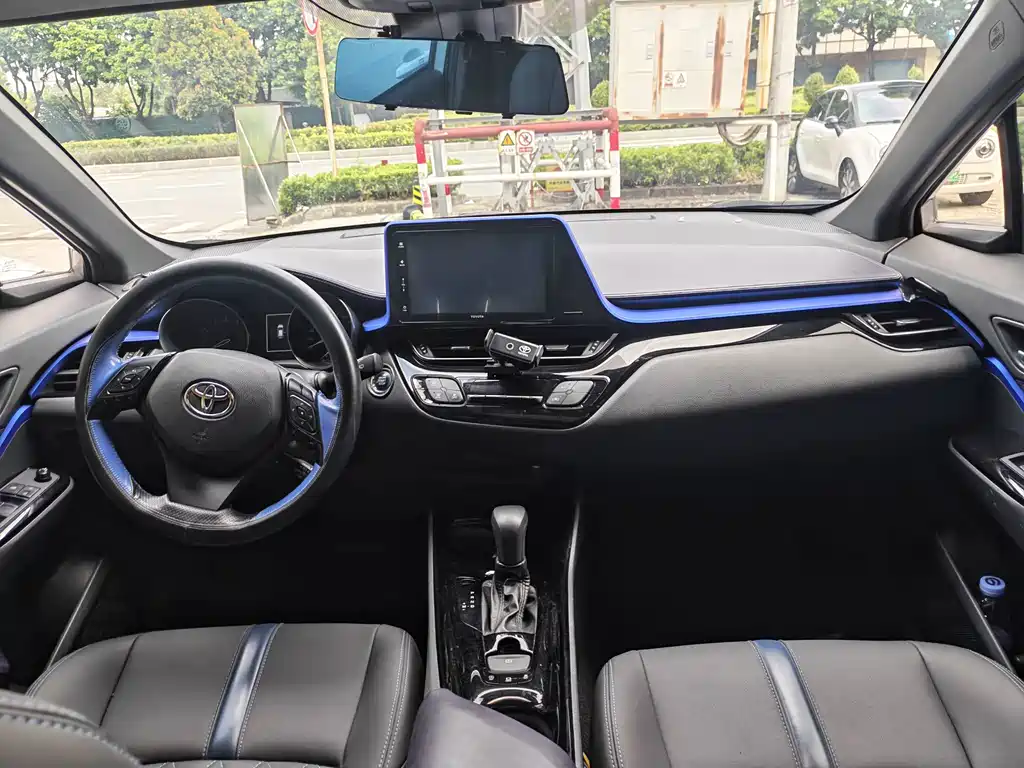 Toyota IZOA — миниатюра 8