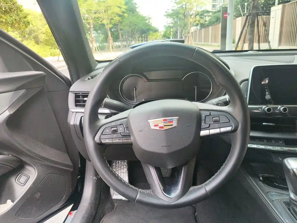 Cadillac CT4 — миниатюра 11