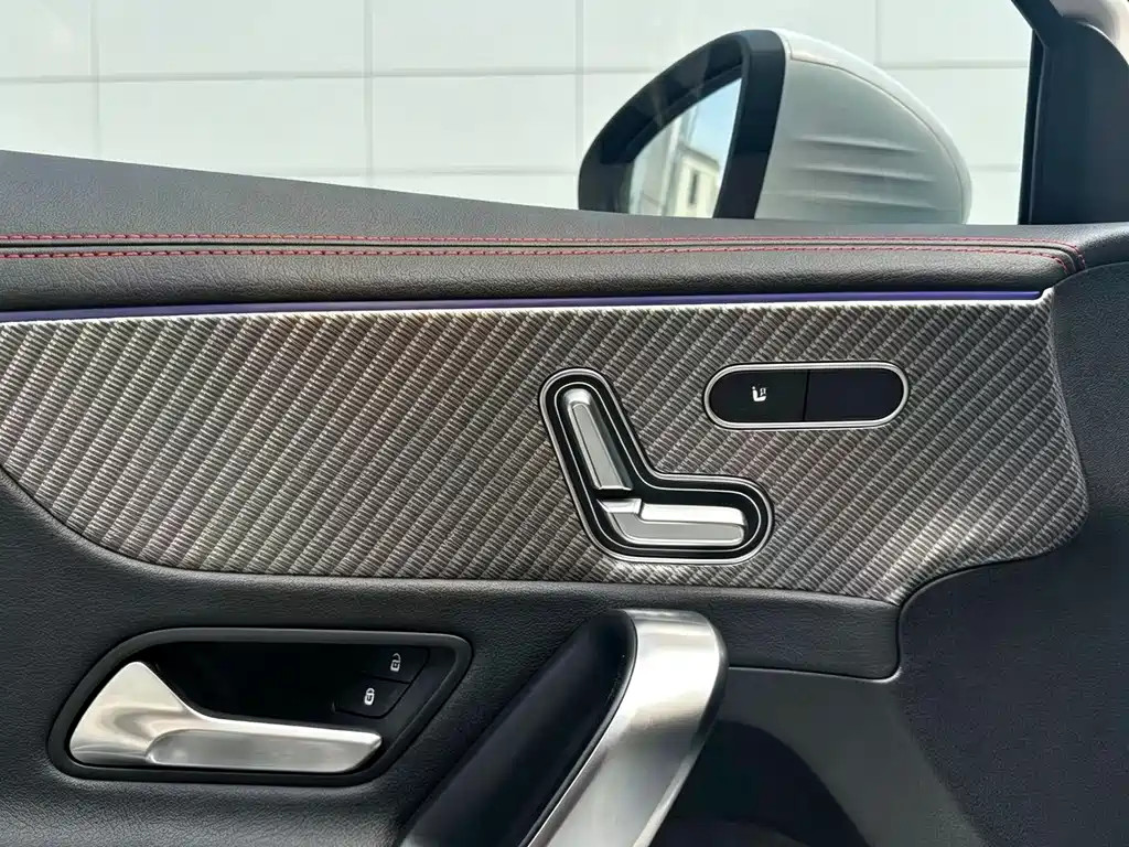 Mercedes-Benz A-Class — миниатюра 10