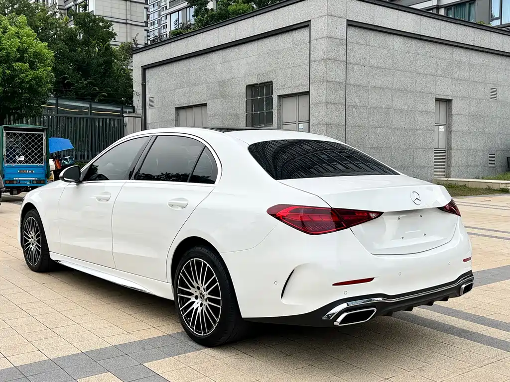 Mercedes-Benz C-Class — миниатюра 12