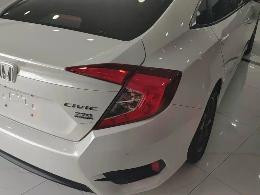 Honda Civic — миниатюра 8