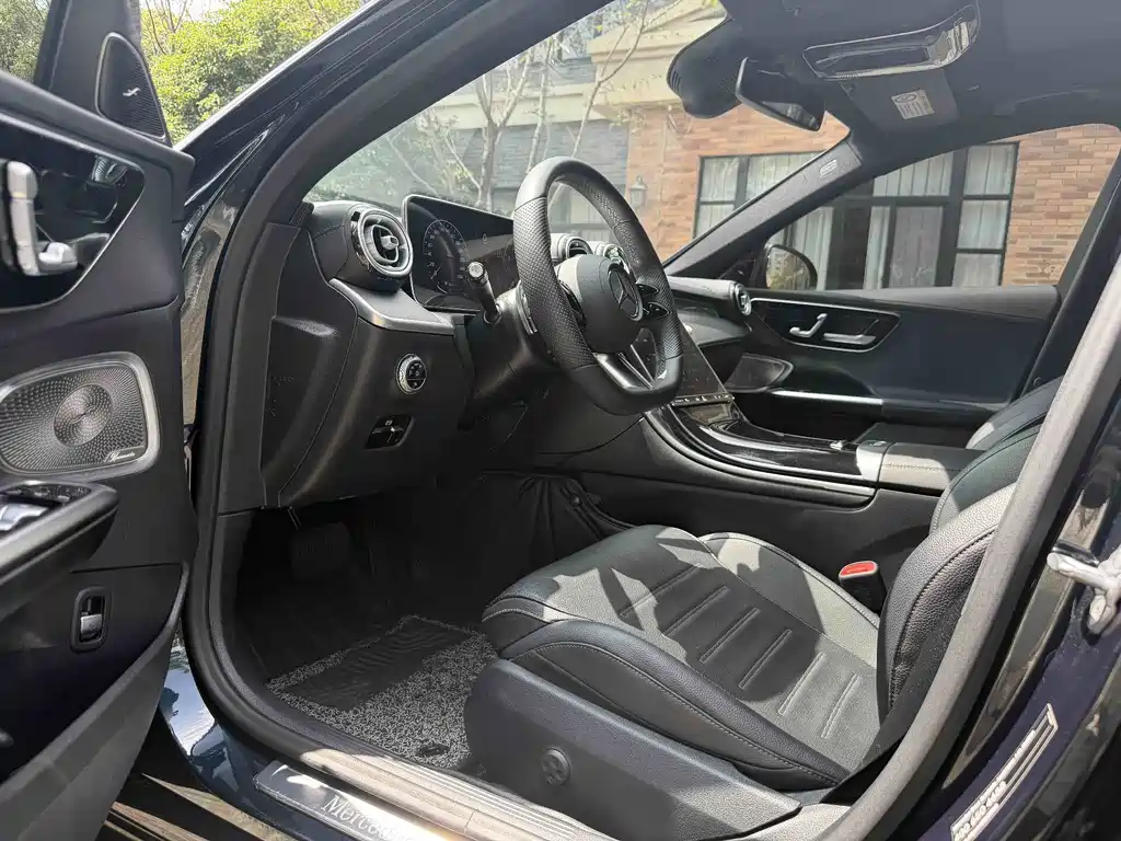 Mercedes-Benz C-Class — миниатюра 10