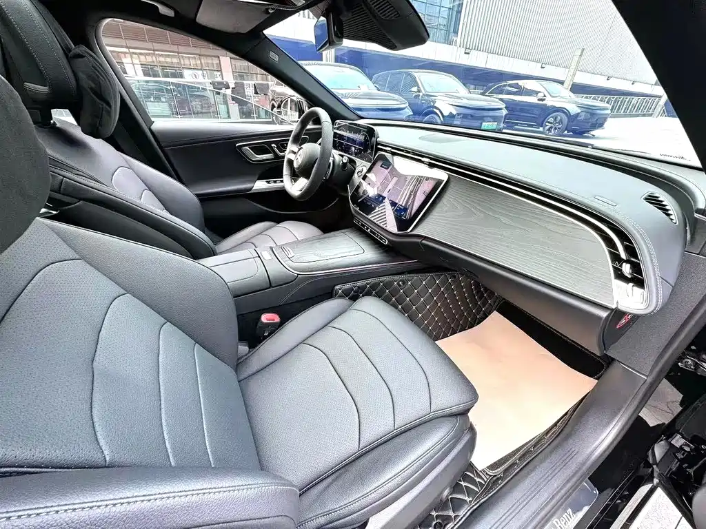 Mercedes-Benz E-Class — миниатюра 4
