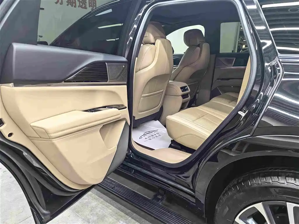 Cadillac XT5 — миниатюра 11